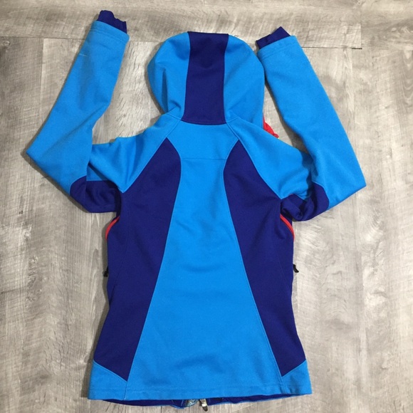 (EOS) - Picture 4 of 7